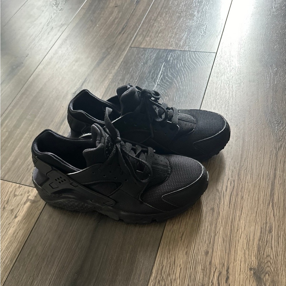 Nike Black Sneakers for Big Kids